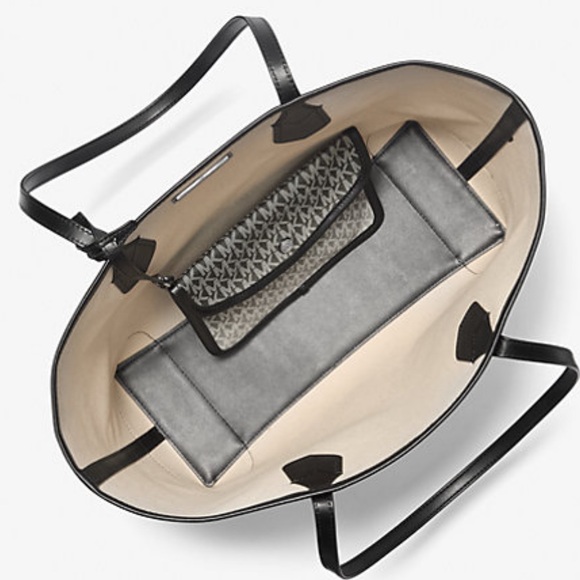 Michael Kors Eva Large Ombré Signature Logo Shoulder Tote Bag
Black 
NWT - Picture 15 of 16